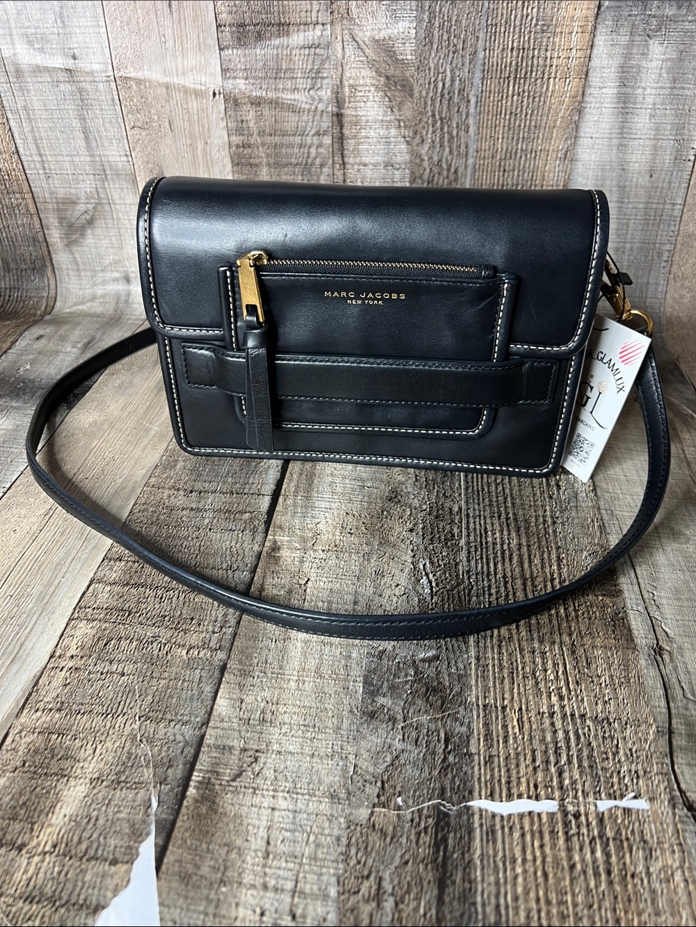 Marc Jacobs Black Leather Crossbody with Front Pocket & Gold Hardware - Picture 4 of 15